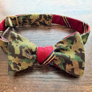 Brooks Brothers Social Primer Reversible Camouflage and Red Stripe Bow Tie